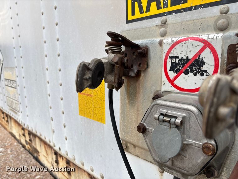 image for item FB3213 2000 Wabash National DVCVHPC dry van trailer