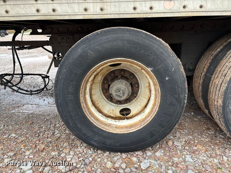 image for item FB3213 2000 Wabash National DVCVHPC dry van trailer