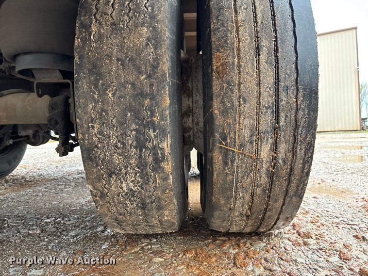 image for item FB3213 2000 Wabash National DVCVHPC dry van trailer