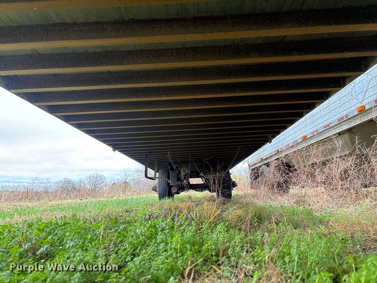 image for item FB3214 2006 Utility VS2DC dry van trailer