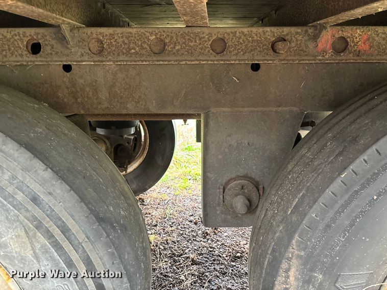 image for item FB3214 2006 Utility VS2DC dry van trailer