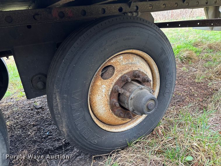 image for item FB3214 2006 Utility VS2DC dry van trailer