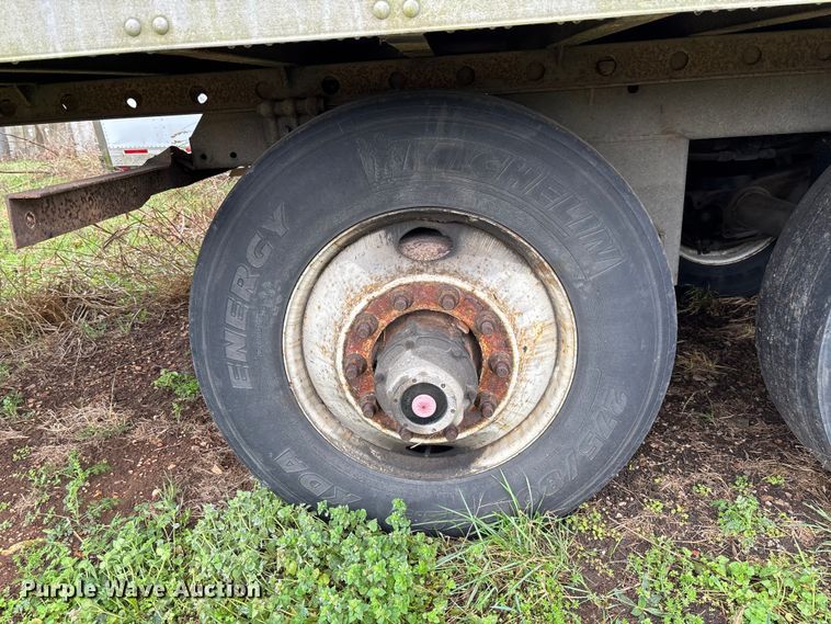 image for item FB3214 2006 Utility VS2DC dry van trailer