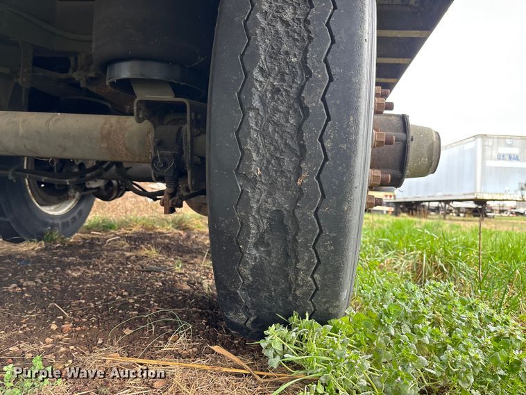 image for item FB3214 2006 Utility VS2DC dry van trailer