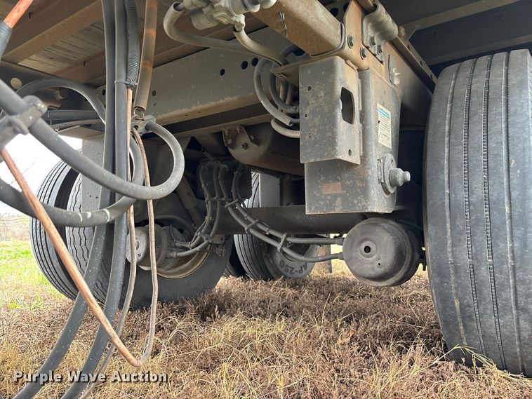 image for item FB3215 2006 Utility VS2DC dry van trailer