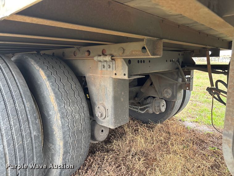 image for item FB3215 2006 Utility VS2DC dry van trailer