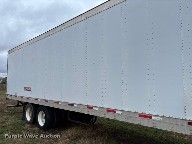 image for item FB3215 2006 Utility VS2DC dry van trailer