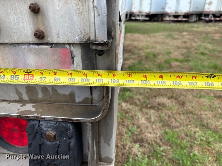 image for item FB3215 2006 Utility VS2DC dry van trailer