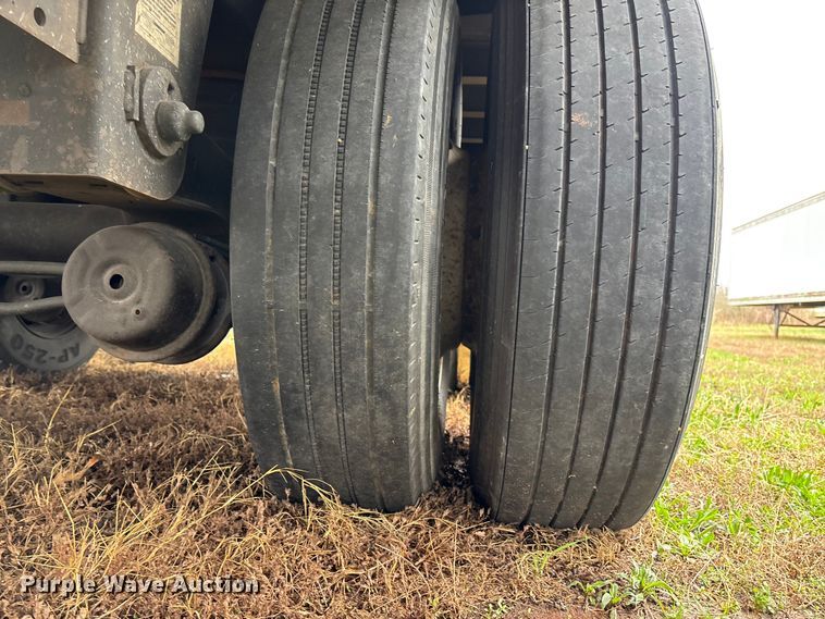 image for item FB3215 2006 Utility VS2DC dry van trailer