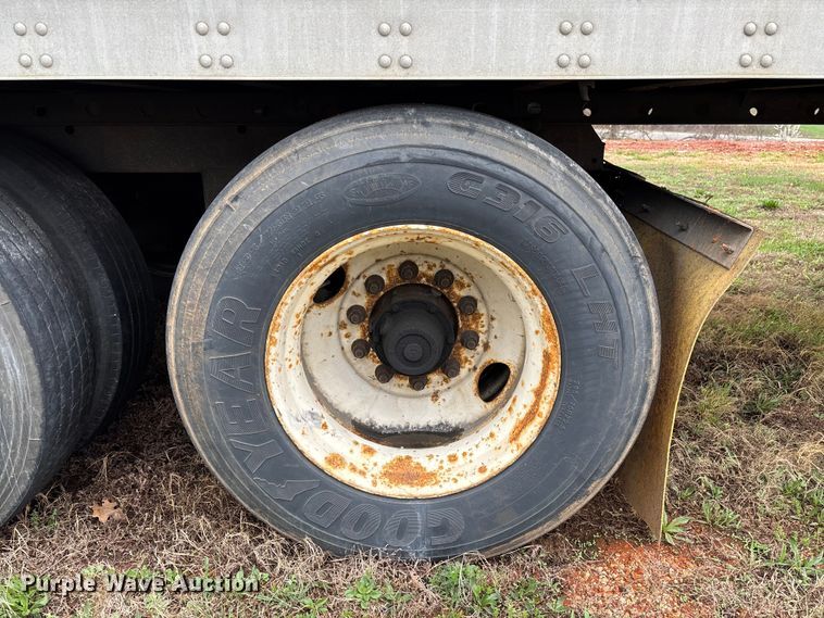 image for item FB3215 2006 Utility VS2DC dry van trailer