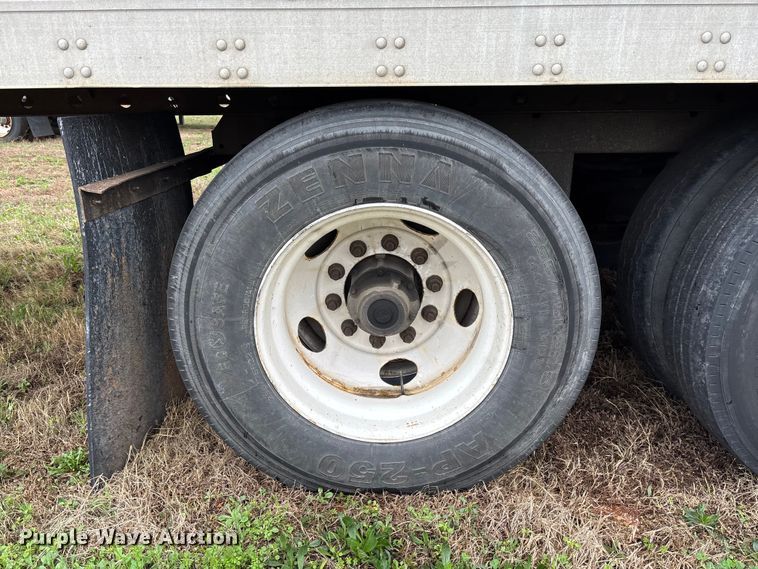 image for item FB3215 2006 Utility VS2DC dry van trailer