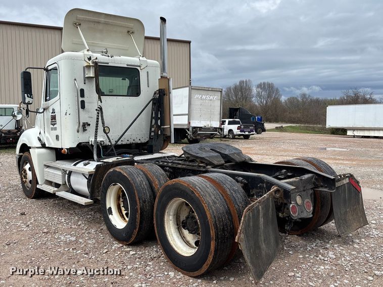 image for item FB3216 2009 Freightliner Columbia 120 semi truck