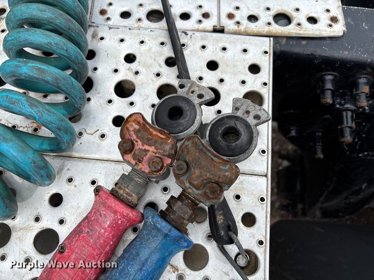 image for item FB3216 2009 Freightliner Columbia 120 semi truck