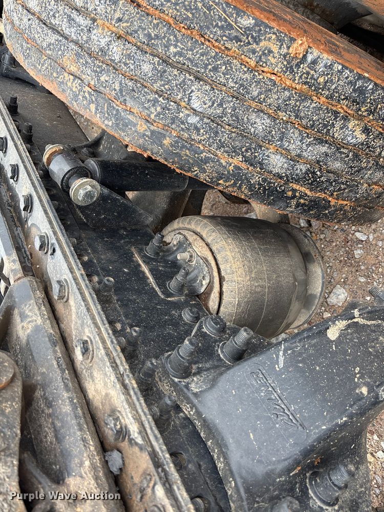 image for item FB3216 2009 Freightliner Columbia 120 semi truck