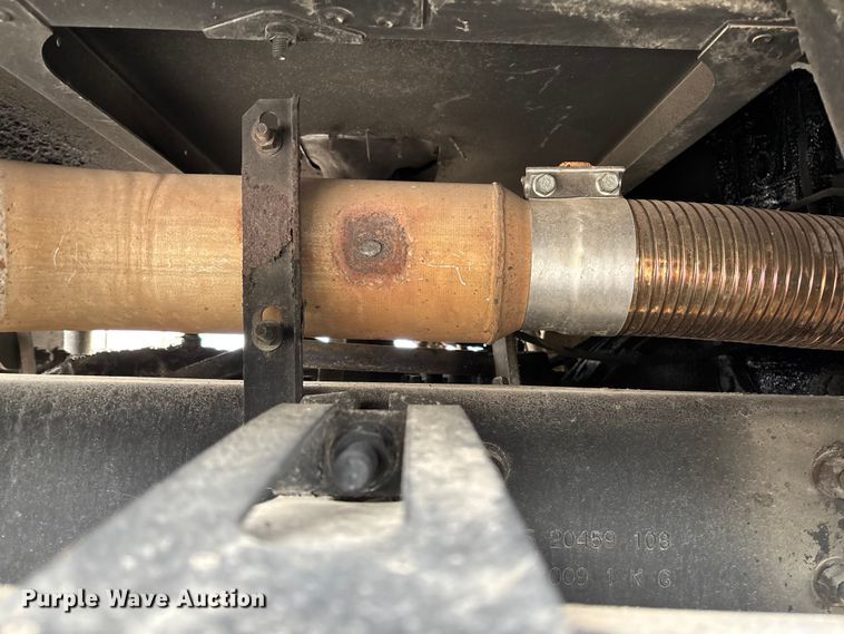 image for item FB3216 2009 Freightliner Columbia 120 semi truck