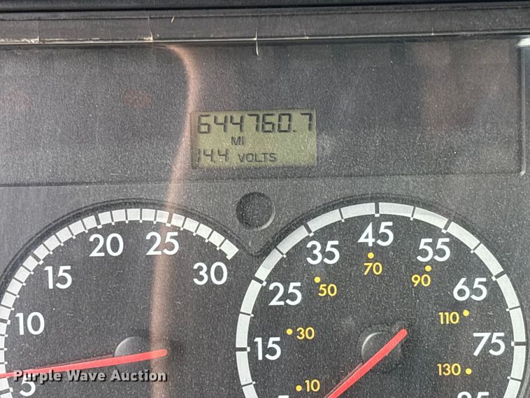 image for item FB3216 2009 Freightliner Columbia 120 semi truck