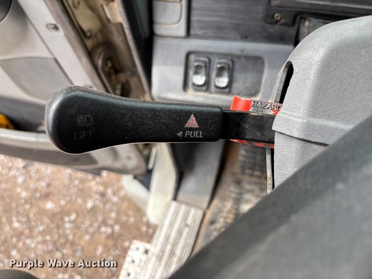 image for item FB3216 2009 Freightliner Columbia 120 semi truck