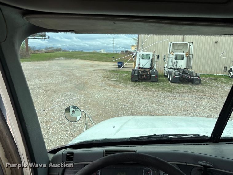 image for item FB3216 2009 Freightliner Columbia 120 semi truck