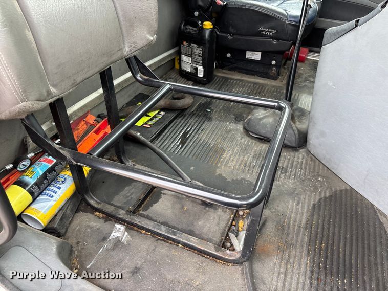 image for item FB3216 2009 Freightliner Columbia 120 semi truck