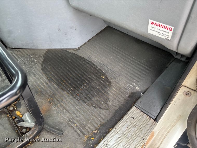 image for item FB3216 2009 Freightliner Columbia 120 semi truck