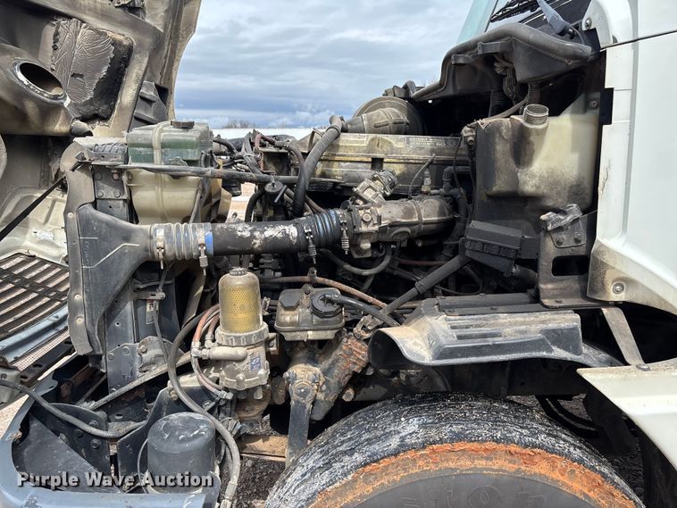 image for item FB3216 2009 Freightliner Columbia 120 semi truck