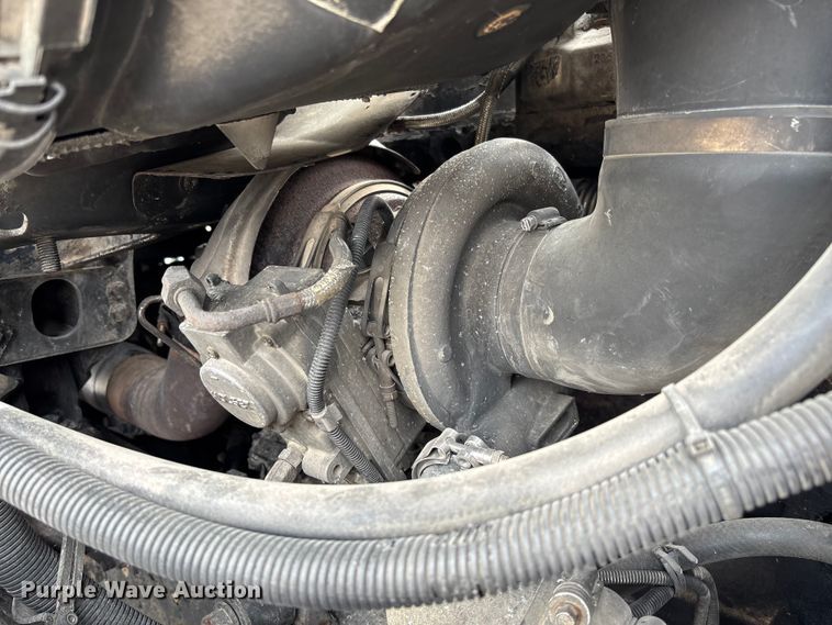 image for item FB3216 2009 Freightliner Columbia 120 semi truck