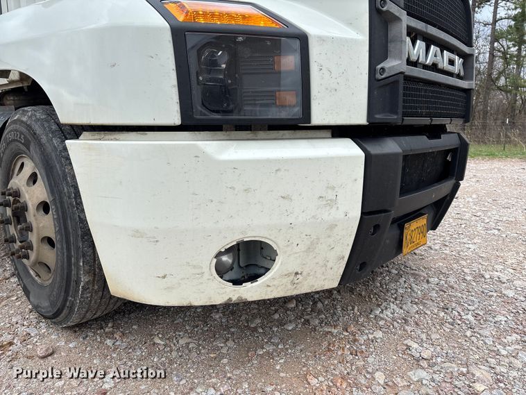 image for item FB3218 2019 Mack AN64T semi truck
