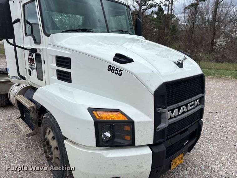 image for item FB3218 2019 Mack AN64T semi truck
