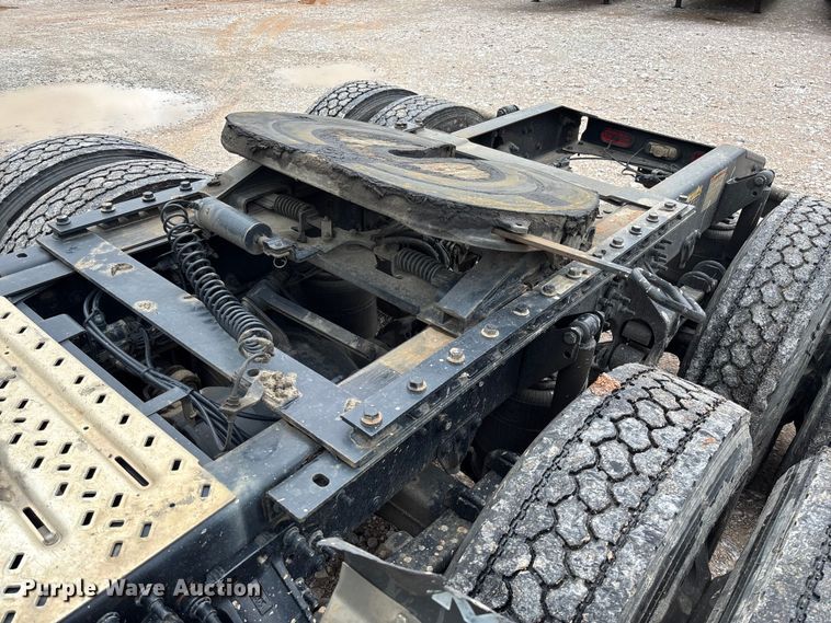 image for item FB3218 2019 Mack AN64T semi truck