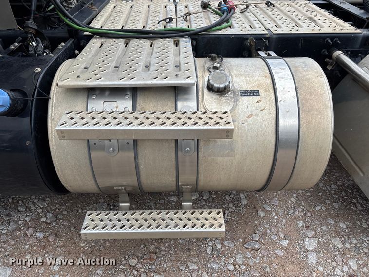 image for item FB3218 2019 Mack AN64T semi truck