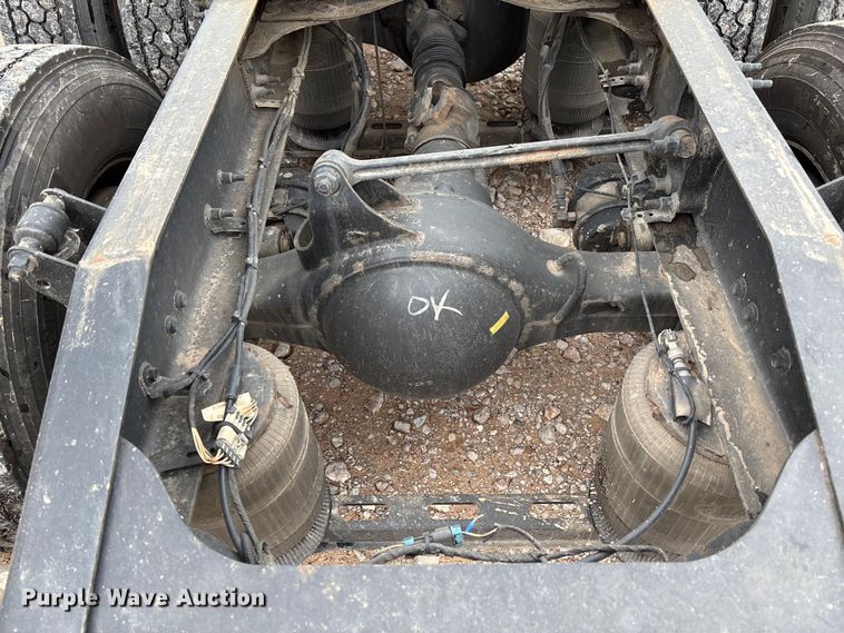 image for item FB3218 2019 Mack AN64T semi truck