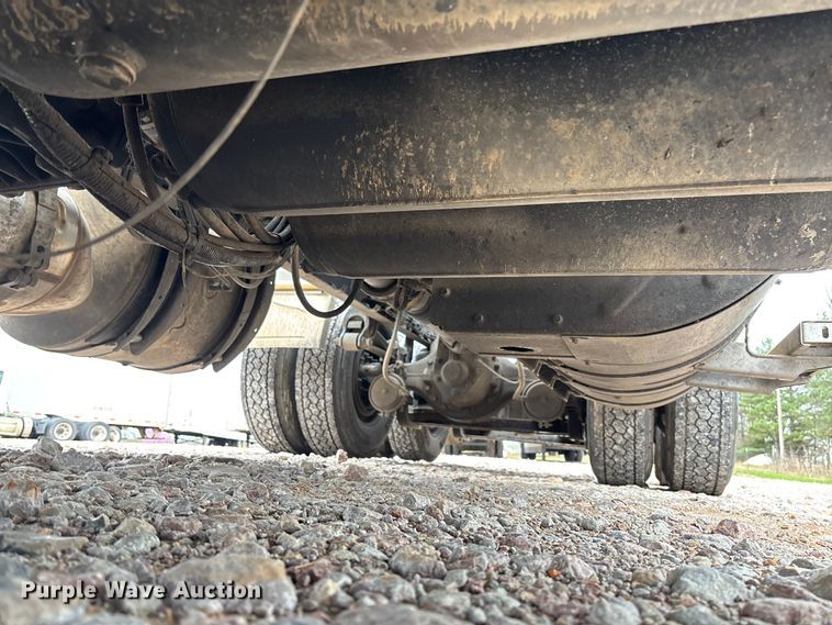 image for item FB3218 2019 Mack AN64T semi truck