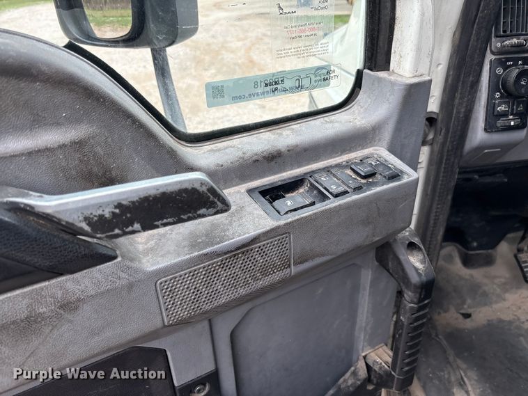 image for item FB3218 2019 Mack AN64T semi truck