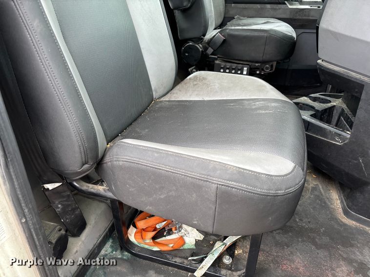 image for item FB3218 2019 Mack AN64T semi truck