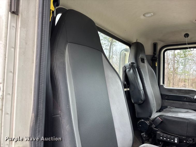 image for item FB3218 2019 Mack AN64T semi truck