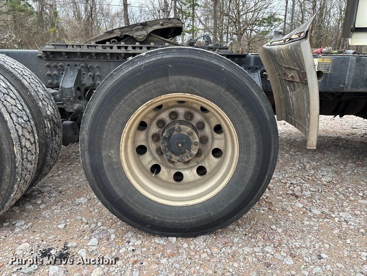 image for item FB3218 2019 Mack AN64T semi truck