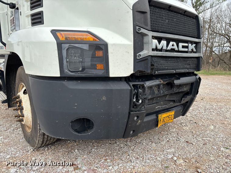 image for item FB3219 2019 Mack AN64T semi truck