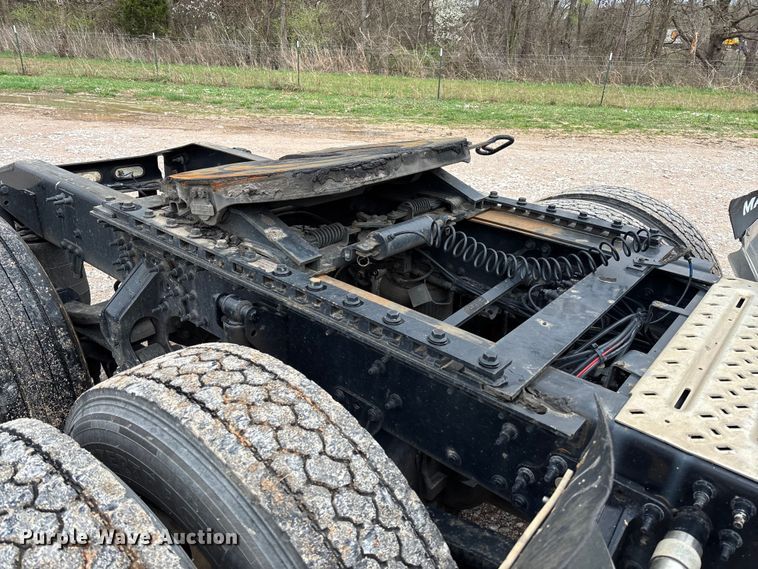 image for item FB3219 2019 Mack AN64T semi truck