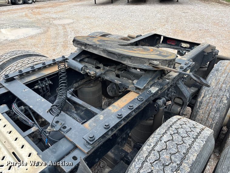 image for item FB3219 2019 Mack AN64T semi truck