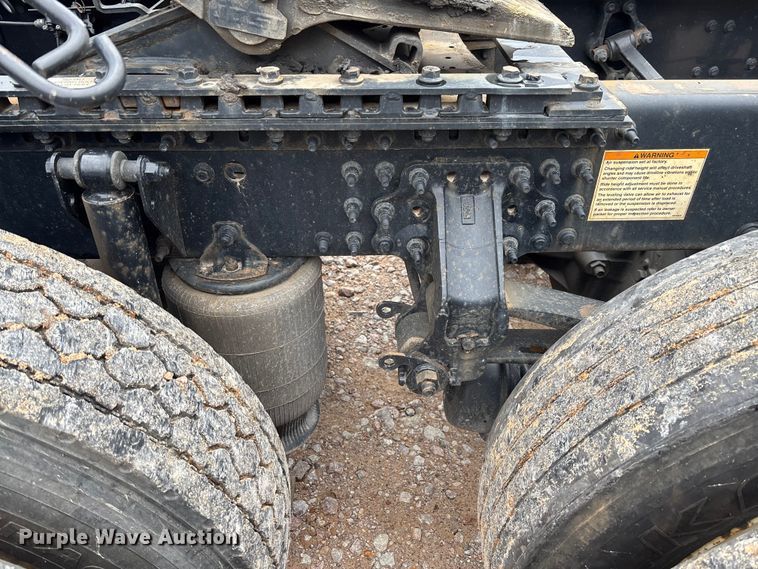 image for item FB3219 2019 Mack AN64T semi truck