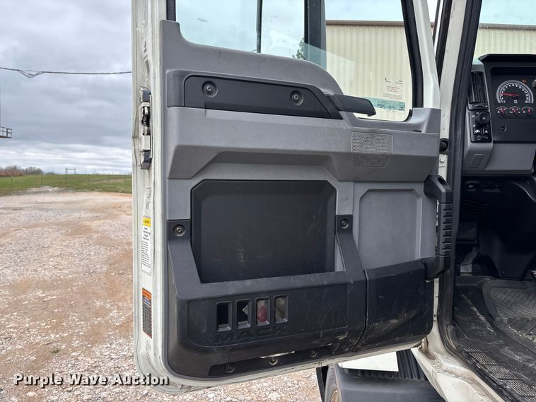 image for item FB3219 2019 Mack AN64T semi truck