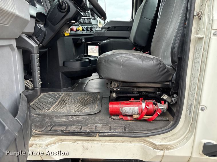 image for item FB3219 2019 Mack AN64T semi truck