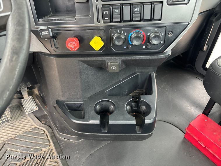 image for item FB3219 2019 Mack AN64T semi truck