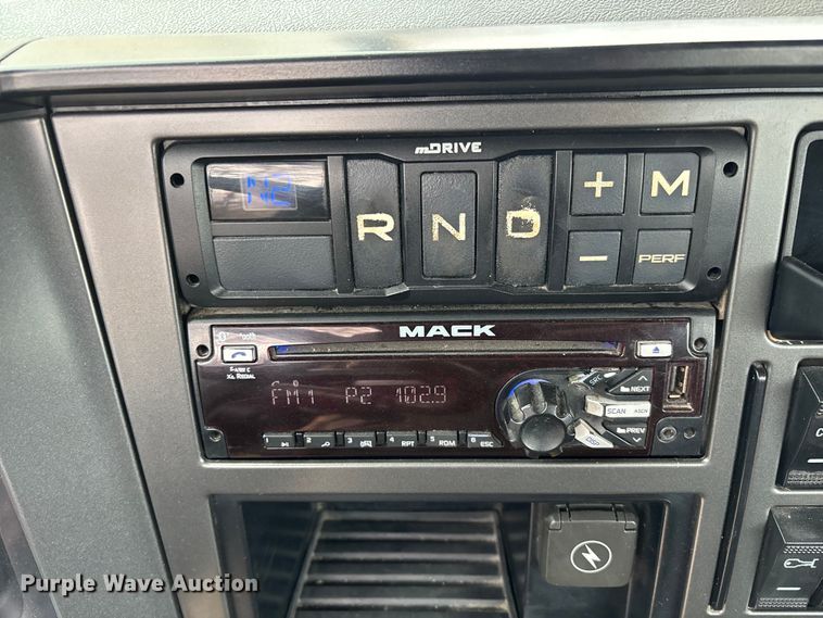 image for item FB3219 2019 Mack AN64T semi truck