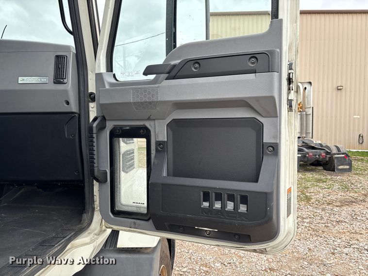 image for item FB3219 2019 Mack AN64T semi truck