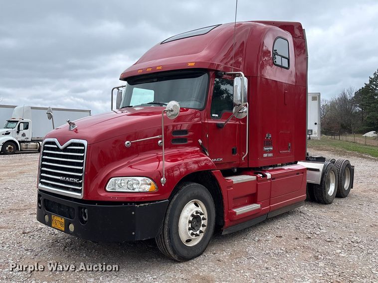 image for item FB3220 2017 Mack CXU613 semi truck