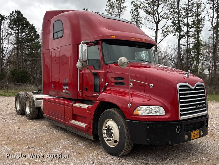 image for item FB3220 2017 Mack CXU613 semi truck