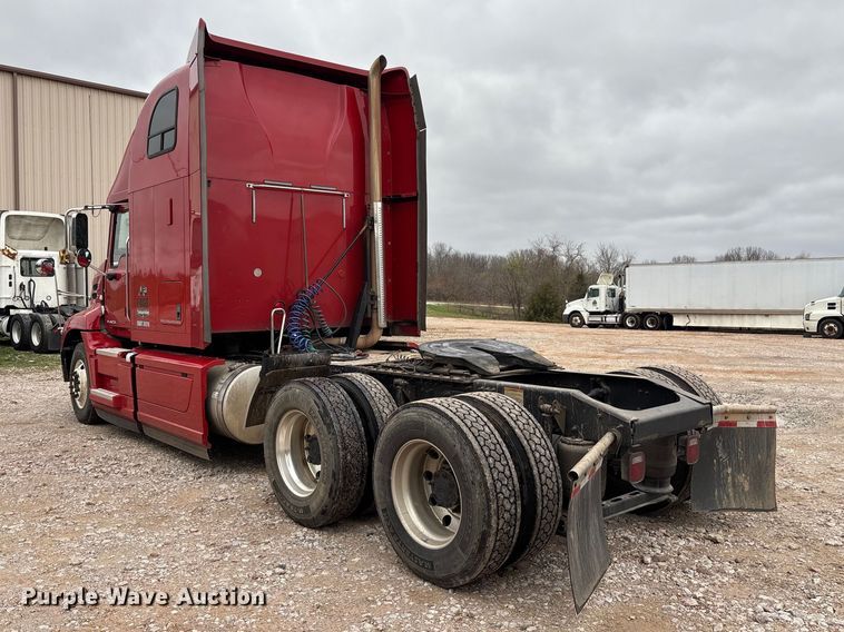 image for item FB3220 2017 Mack CXU613 semi truck