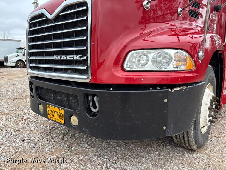 image for item FB3220 2017 Mack CXU613 semi truck