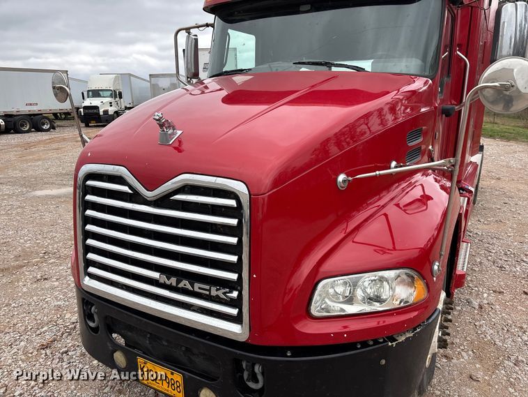 image for item FB3220 2017 Mack CXU613 semi truck